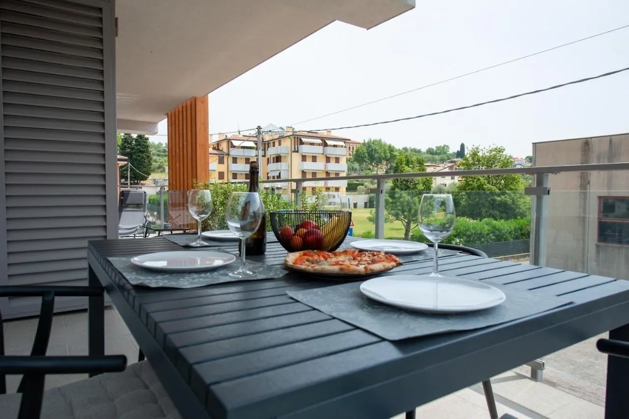 Lake Dream Apartment With Pool In Bardolino 0*,  Italia
