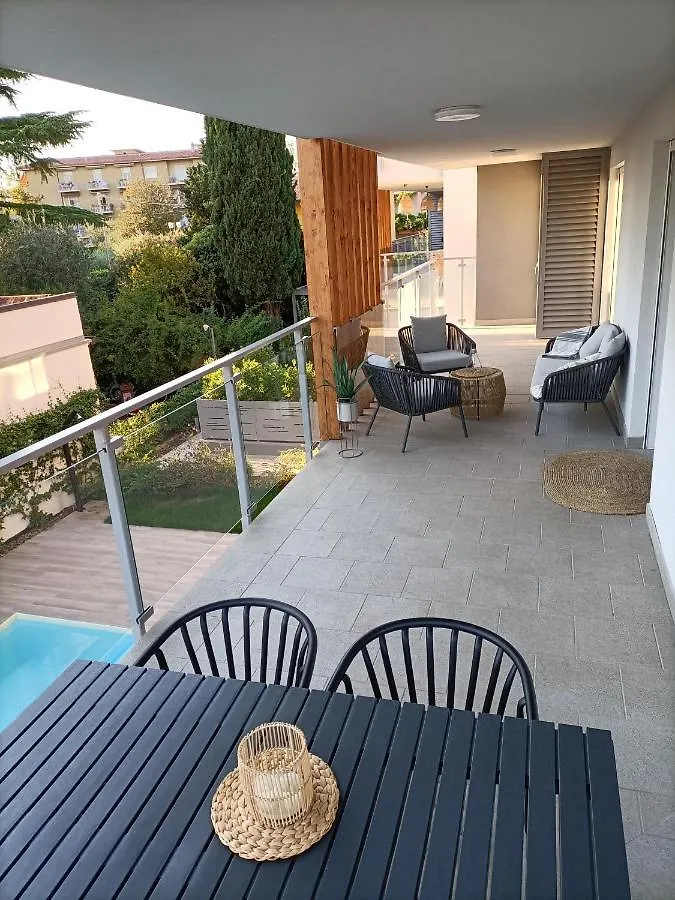 Lake Dream Apartment With Pool In Bardolino Italia